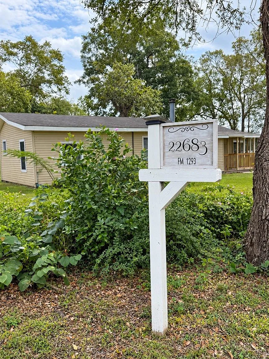 2 bed, 2.0 bath, 1100 sqft, $1,150 — Photo 2