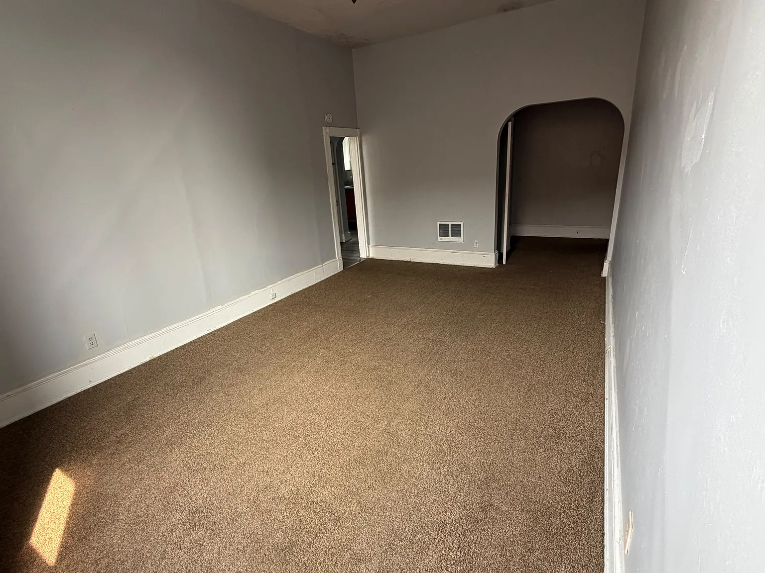 1 bed, 700 sqft, $890 — Photo 3