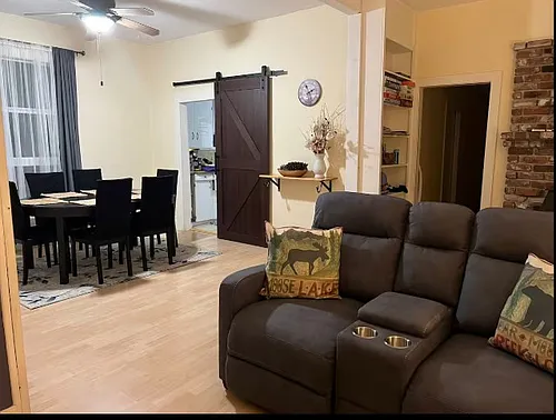 5705 Castle Ave Photo 1