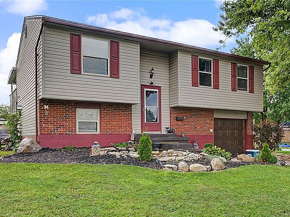 3rd image of 137 Lightner Ln