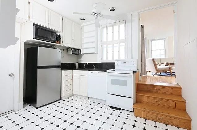 2 bed, 1.0 bath, 800 sqft, $4,100 — Photo 2