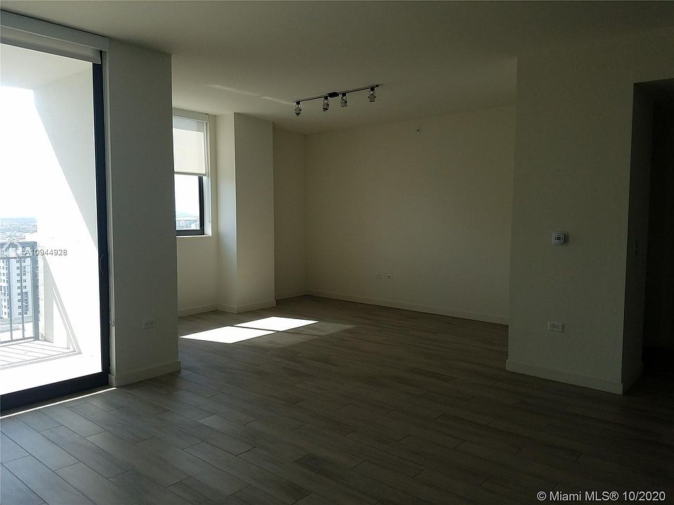 2nd image of 999 SE 1st #2106