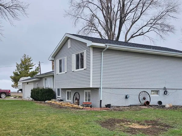 5452 17th Ave, Mount Auburn, IA 52313