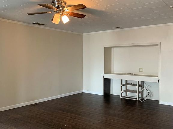 3rd image of 923 Fairview Ave
