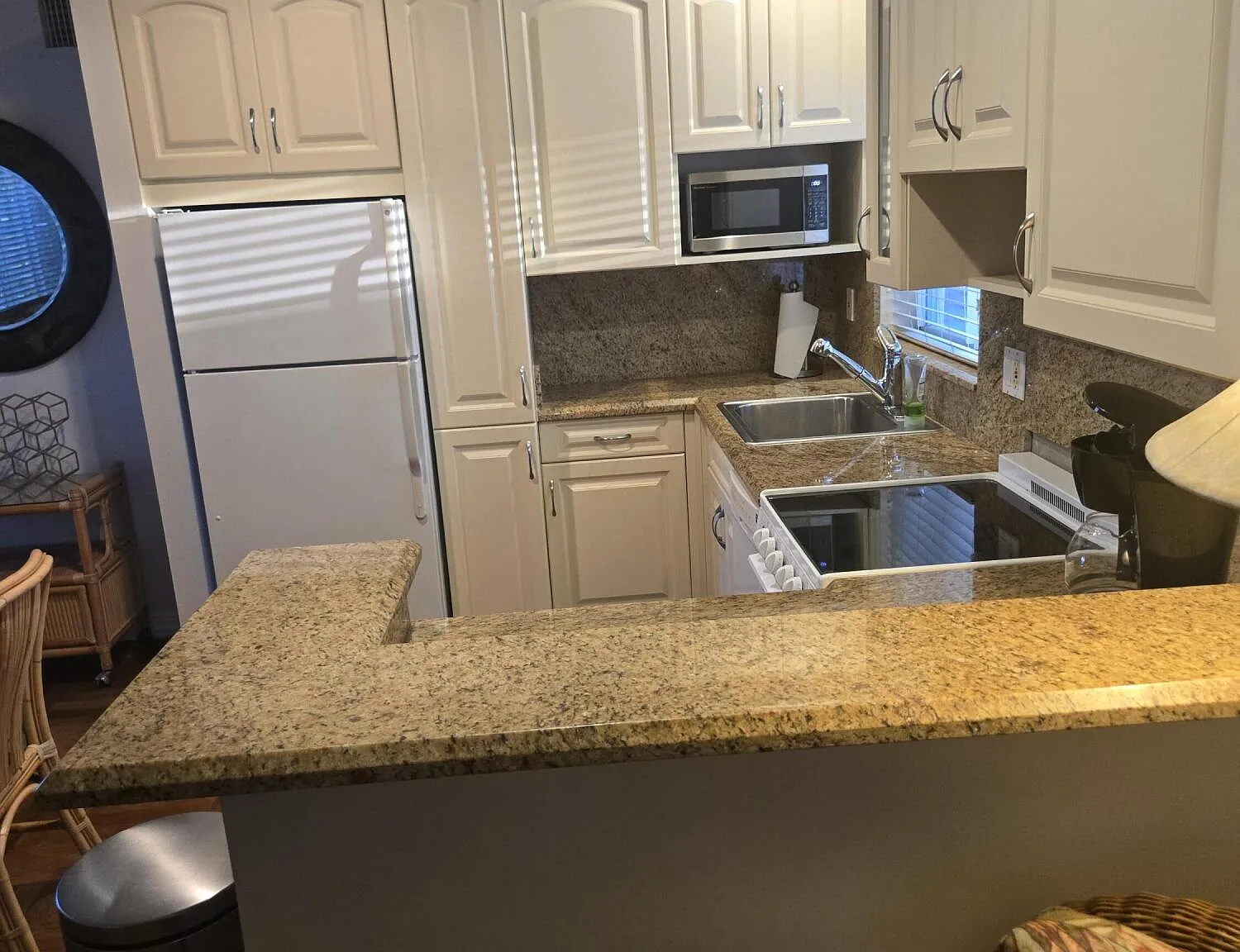 2 bed, 1.0 bath, 1000 sqft, $2,100 — Photo 3