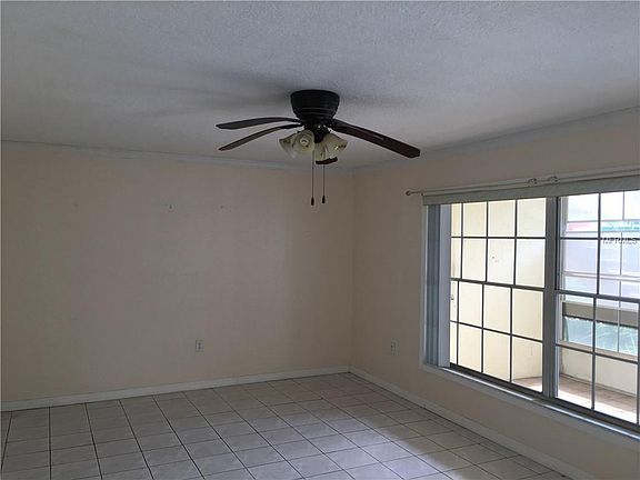 2nd image of 1024 Plantation Dr APT B10