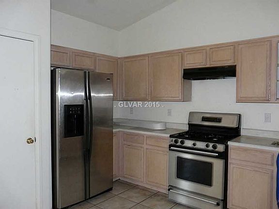 4th image of 821 Iron Stirrup Ave