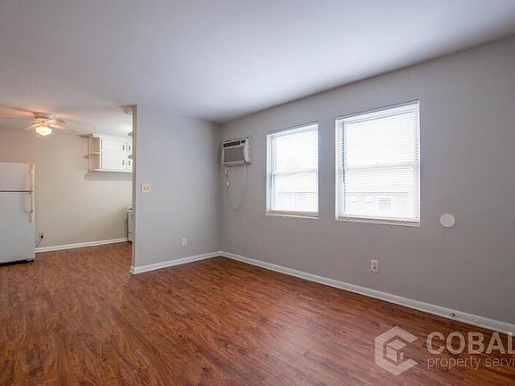3rd image of 954 Saint Charles Ave NE #5