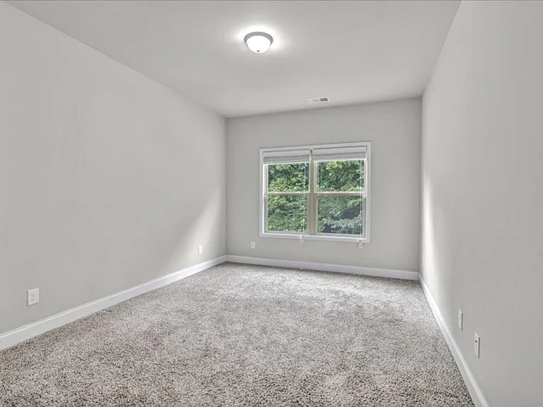 139 Stoney Creek Dr — Photo 32