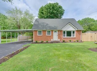 2042 Old Greenbrier Pike, Greenbrier, TN 37073