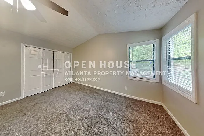 815 Riverstone Ln — Photo 17