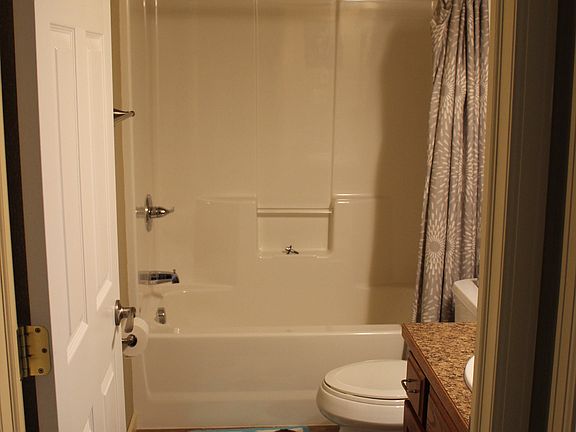 3rd image of 1142 Arnold St