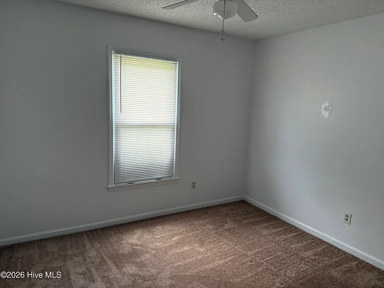 135 Twin Wood Dr — Photo 12