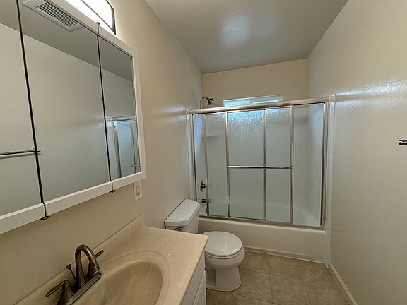 3rd image of 940 Miller Ave
