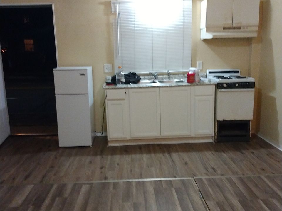 1st image of 304 N Nanticoke Ave #4