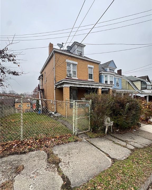 2nd image of 955 Deely St