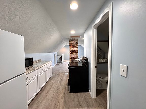 Full kitchen