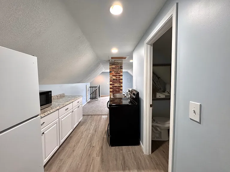 Full kitchen