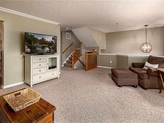 4th image of 1129 Linden Vue Dr