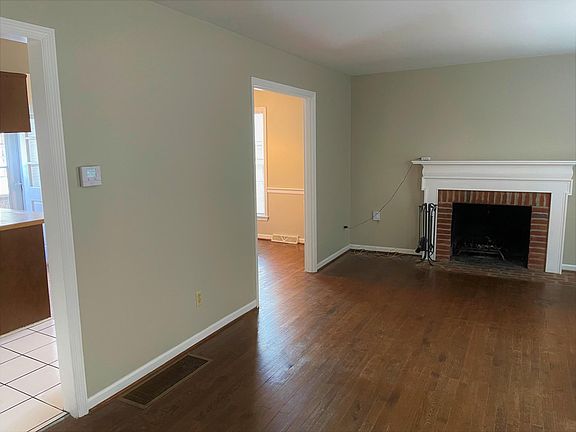 5th image of 124 Woodland Ave #A