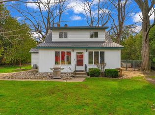 1121 S Lakeshore Rd, Carsonville, MI 48419