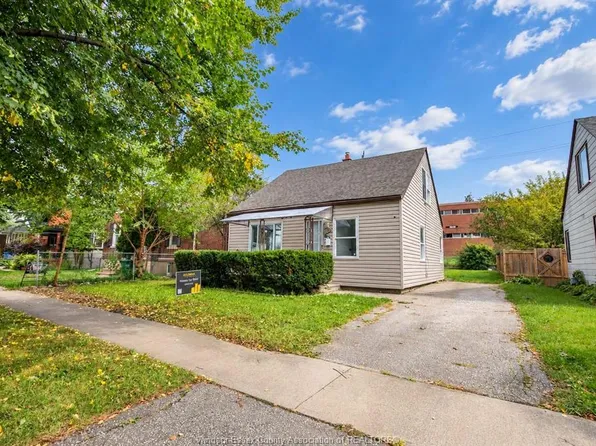 3272 Edison St, Windsor, ON N9C 1S2