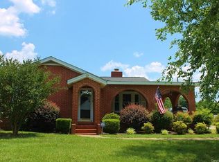 214 S College St, Dallas, NC 28034
