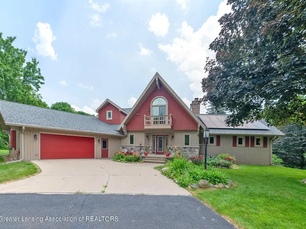 2966 Beech Ridge Dr, Lansing, MI 48911