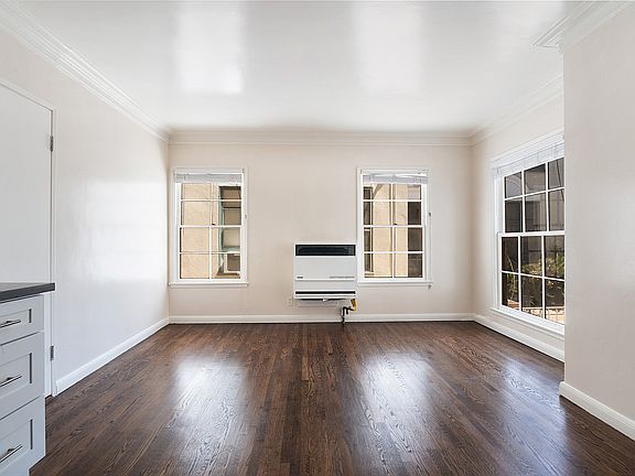 3rd image of 707-709 Crenshaw Blvd #2B-1Ba-664Sqft