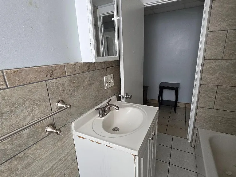 196 Rodman St #2 — Photo 11