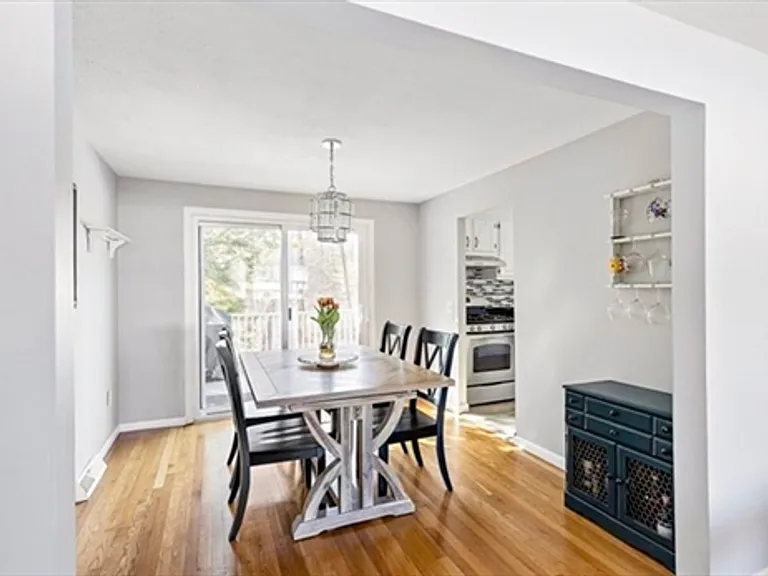 33 Westgate Rd — Photo 4