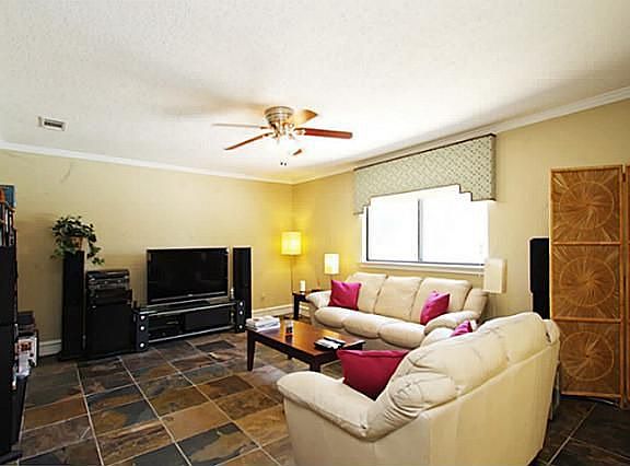 5th image of 104 Starlite Dr
