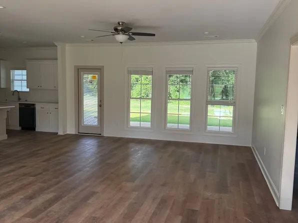 172 Belmont Dr, Leesburg, GA 31763