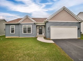 5579 Cooper Rdg, Hamburg, NY 14075