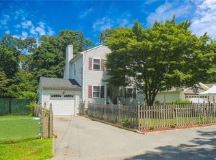 33 Park St, Centereach, NY 11720