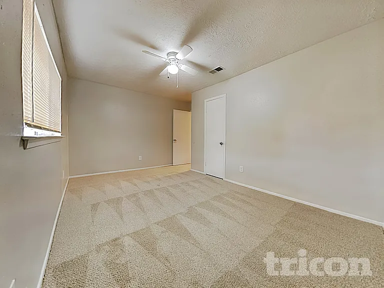 20419 Bishops Gate Ln — Photo 14