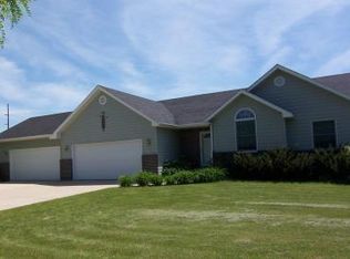 920 12th St S, Brookings, SD 57006