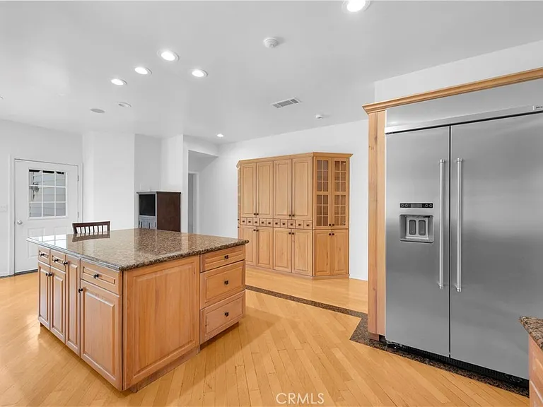 4031 N Virginia Rd — Photo 6