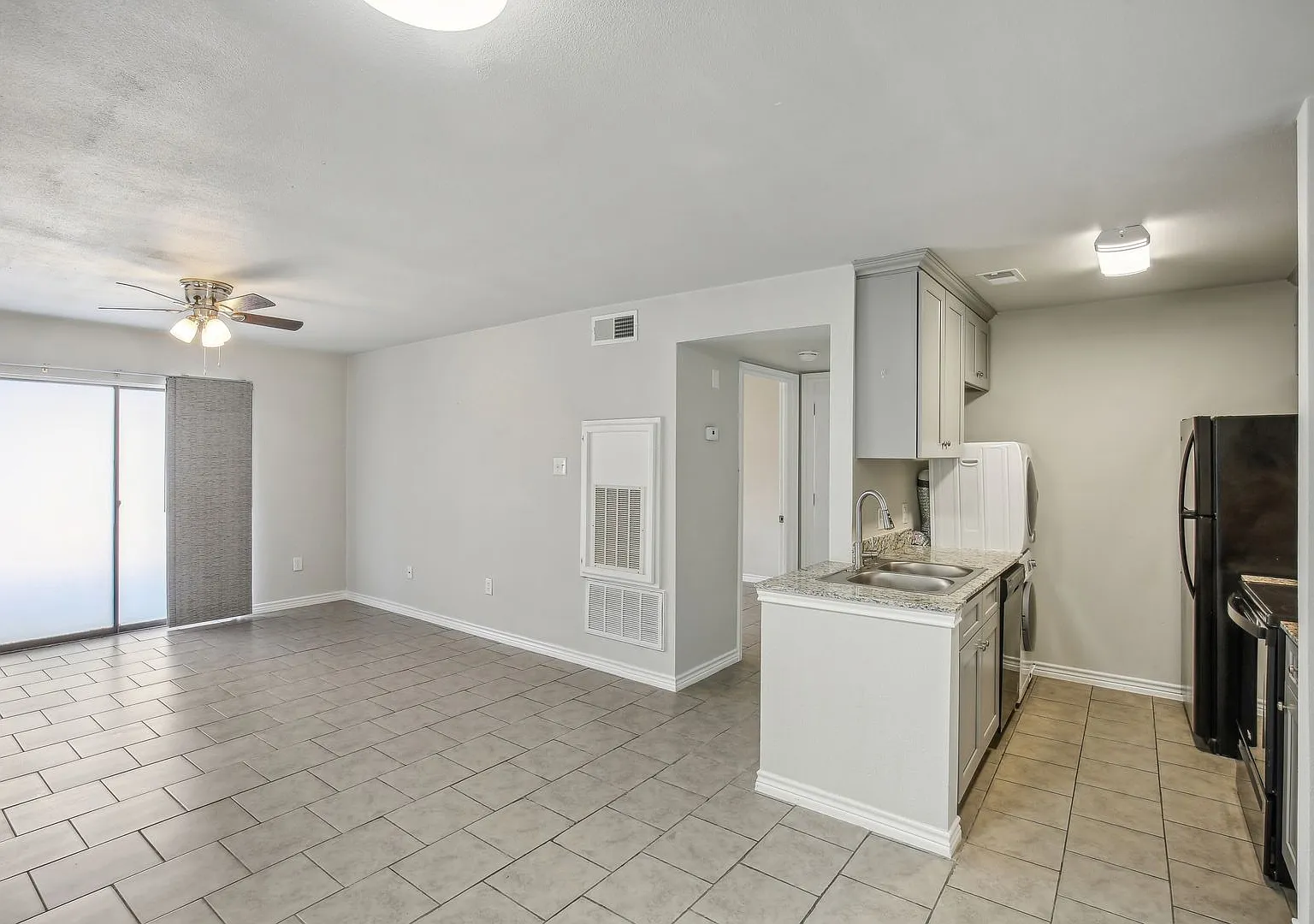 ROOKWOOD GOLF APARTMENTS — Photo 3