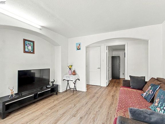 5th image of 6239 Dairy Ave