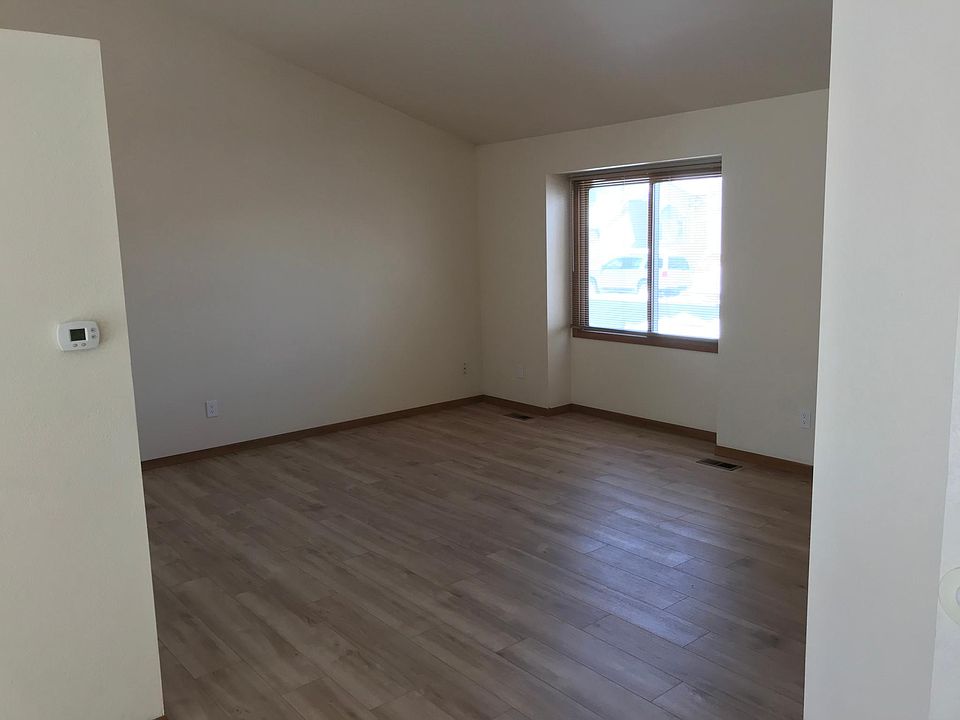 2nd image of 2396 Hampstead Dr