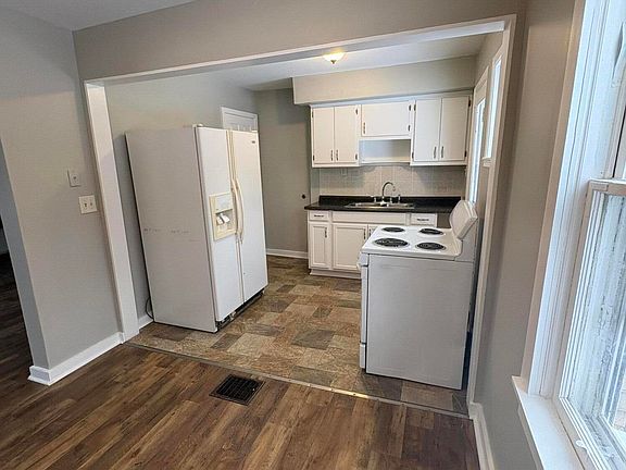 2nd image of 913 Mitchell Blvd