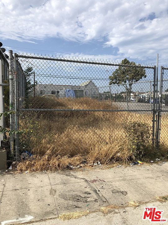 2nd image of 1550 W Florence Ave