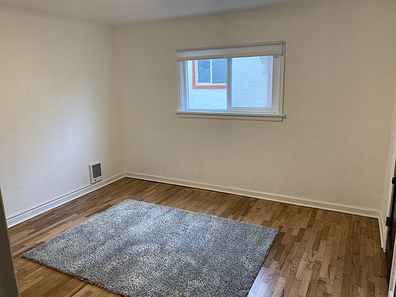 5th image of 904 Naval Ave APT 5