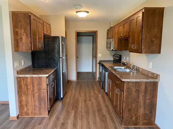 1946 Peach Dr NE, Sauk Rapids, MN 56379