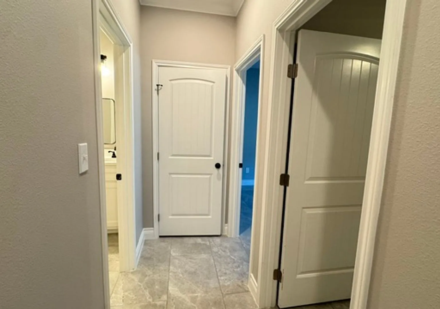 Spacious New Built 4 Bd 2.5 Bth — Photo 3