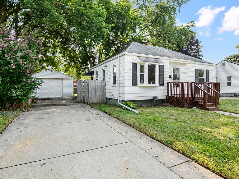 28526 Brentwood St — Photo 19