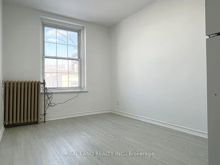 31 King St E #1 — Photo 7