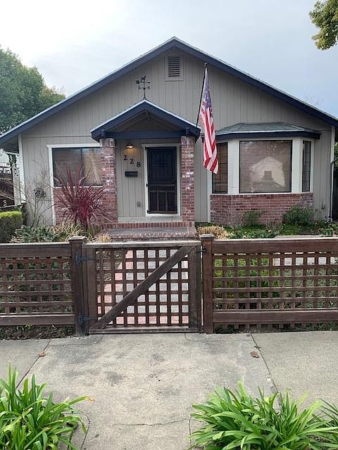 1st image of 228 Earl Ave