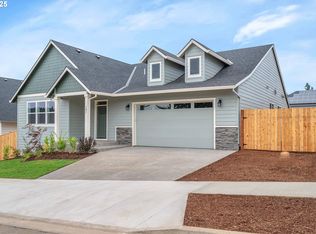 781 Riley Dr, Silverton, OR 97381